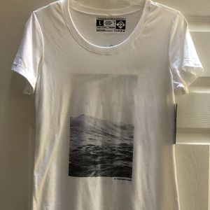BNWT M22 Great Lakes T-Shirt 🌊